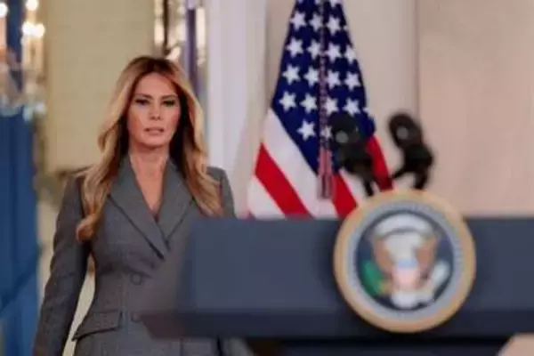 メラニア氏が異例の声明、エプスタイン氏との関係巡る「うそ」を非難　公聴会開催を要請