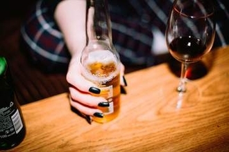 飲酒は1日たった1杯でもがんの死亡リスク増大の可能性　米研究