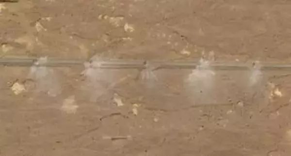 撃墜された米戦闘機乗員救出現場周辺の道を精密に破壊した痕跡　衛星画像で明らかに