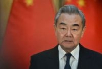 中国外相、イランでの軍事行動の「即時停止」を呼びかけ