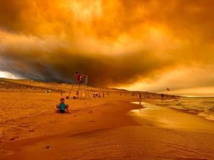 気候科学者が撮影した不気味な写真、山火事からの避難決める契機に　仏南西部