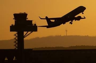「空港マラリア」で職員2人が死亡、航空機で持ち込まれた蚊が媒介か　ドイツ