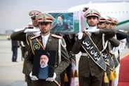 イラン大統領の棺、テヘランに到着　あす埋葬