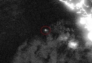 フーシ、紅海でサウジのタンカー攻撃と主張　衛星画像に炎上するタンカーか