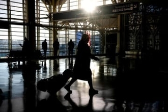 入国者に過去5年のSNS履歴提出を義務付け、日本も対象　米当局が提案