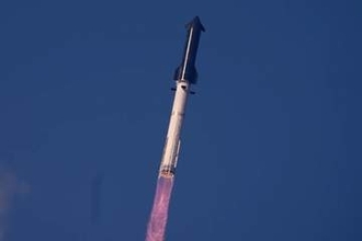 スペースXの大型宇宙船「スターシップV3」、初めて打ち上げ　成功と失敗が入り混じる結果に