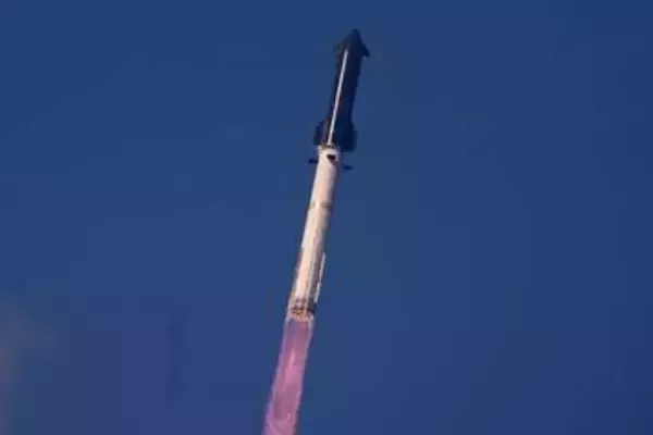 スペースXの大型宇宙船「スターシップV3」、初めて打ち上げ　成功と失敗が入り混じる結果に