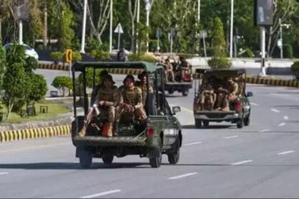 安全保障上の懸念とみなされてきたパキスタン、米イランの仲介役へと変貌