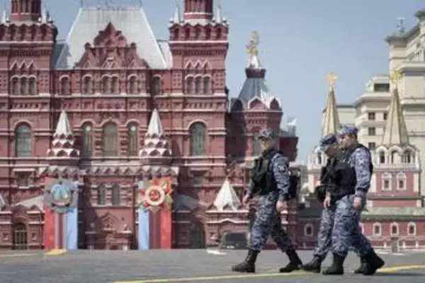 プーチン氏の対独戦勝記念パレード、9日開催も規模縮小進む　「現在の作戦状況」を理由に
