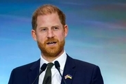 訪英中のヘンリー王子、バッキンガム宮殿に滞在できず　招待への返事が遅すぎて