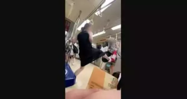 電車の優先席めぐり乗客が乱闘、動画拡散で議論噴出　東アジア