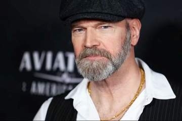 元プロレスラーの「X-Men」俳優タイラー・メイン、「極めてまれ」な乳がんを公表