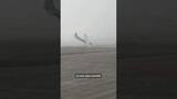 「イタリア北部で高温や干ばつに続き強風、航空機があおられひっくり返る」の画像1