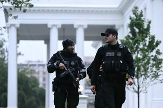 米ホワイトハウス付近で発砲、シークレットサービスが容疑者射殺