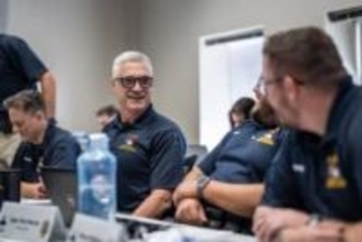 ドラマで警官を演じた米俳優、本物の警官に　警察学校で訓練に励む65歳