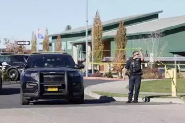 米オレゴン州の小学校で銃撃、子ども3人含む4人死亡　10代の容疑者も死亡