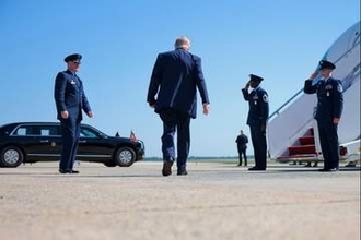 【分析】キューバで名誉挽回狙うトランプ氏、イランでの政権転覆失敗受け