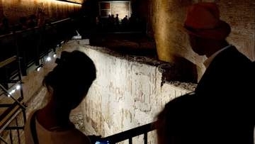 「謎の港町」を描いたローマ時代最大の壁面モザイク、14年の修復を経てお披露目