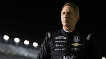 プライベートジェットが墜落、元NASCARドライバー他6人死亡　米ノースカロライナ州