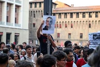 警察の拘束下でモロッコ人男性死亡、正義求める抗議活動が一部暴徒化　伊北部