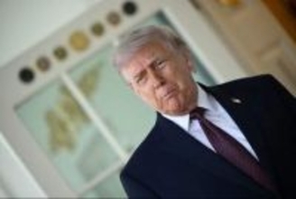 イランとの戦争は「終結間近」、トランプ氏がFOXニュースに発言