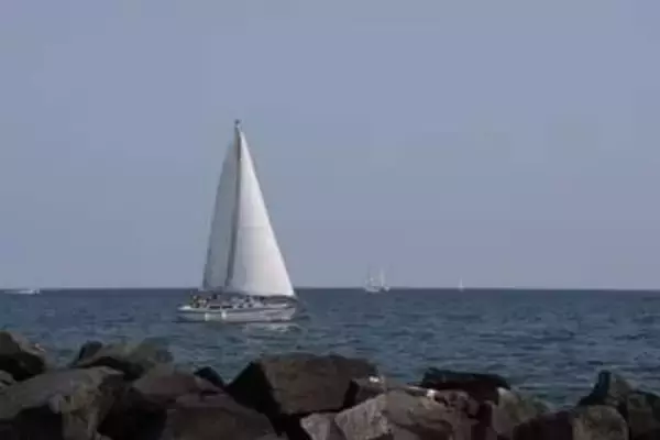 オンタリオ湖を「アメリカ湖」に、トランプ氏が改名検討を示唆　カナダとの対立激化受け