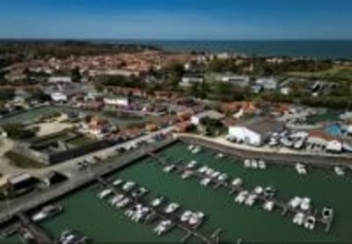 車が歩行者や自転車に突っ込む、10人重軽傷　対テロ検察注視　フランス