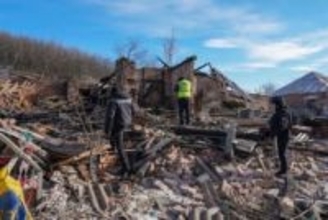 ロシアがウクライナにドローン攻撃、幼児3人と父親が死亡