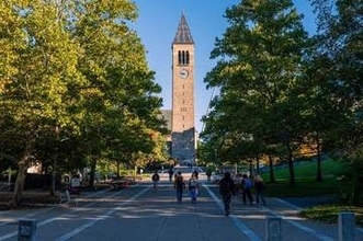 集団レイプ疑惑に揺れる米コーネル大、教職員が大学を追及　訴えられた学生は今も在籍
