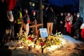 米ICE職員が移民取り締まり中に発砲、37歳女性が死亡　これまでに分かっていること