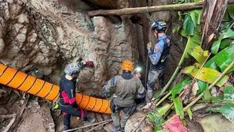 水没した洞窟に取り残された5人、洞窟ダイバーが無事発見　残る2人の捜索続く　ラオス