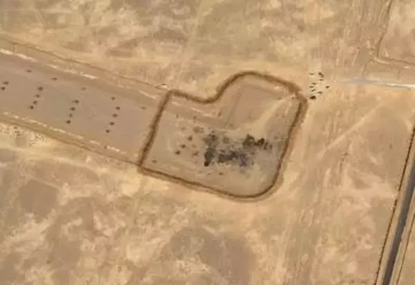 イラン僻地の飛行場に米軍機残骸、衛星画像で確認　F15乗員救出に投入された特殊作戦機か