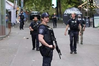 フェスティバル会場で銃撃戦、15歳容疑者を拘束　3人死亡、3人が銃撃に関与か　米シアトル