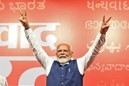 インド総選挙　モディ氏が勝利宣言、与党連合で過半数