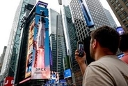 スペースX株、記録的なIPO受け19％上昇　マスク氏が「兆万長者」に