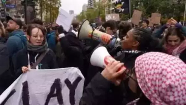 フランス各地でデモ、40万人参加　イタリアなど他国にも波及