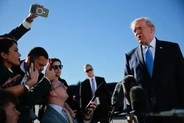 トランプ氏がオバマ氏に反発、「頭の良い男ではない」　ホワイトハウス改装を皮肉られ