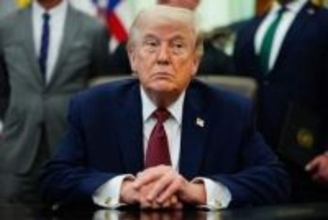 米国民の77％、トランプ氏の政策で生活費が上がった　CNN世論調査