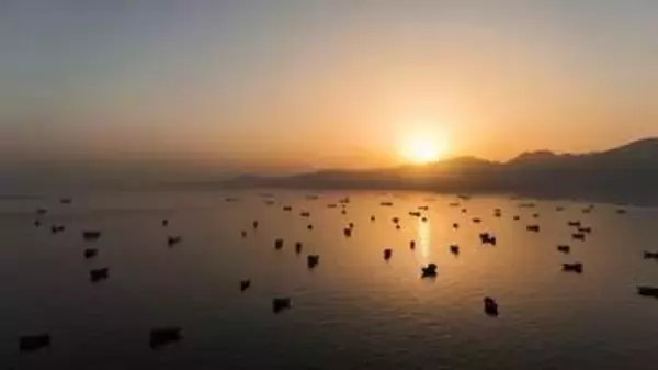 ホルムズ海峡から石油が「漏洩」――市場が当面の平穏を保つ理由とは