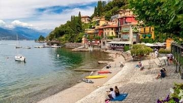 湖畔の人気観光地、上半身裸や水着姿の街歩きを禁止　違反者には罰金　イタリア