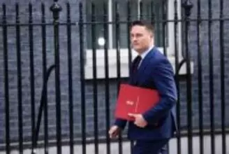 英保健相が辞任、首相の指導力に「不信任」