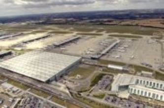 エプスタイン氏、女性の人身売買にロンドンの空港利用か　英警察が疑惑を捜査