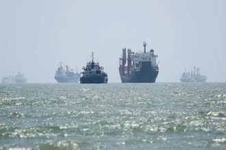ホルムズ海峡の機雷は「全て除去」、トランプ氏が再度主張　イラン船が設置を試みれば破壊