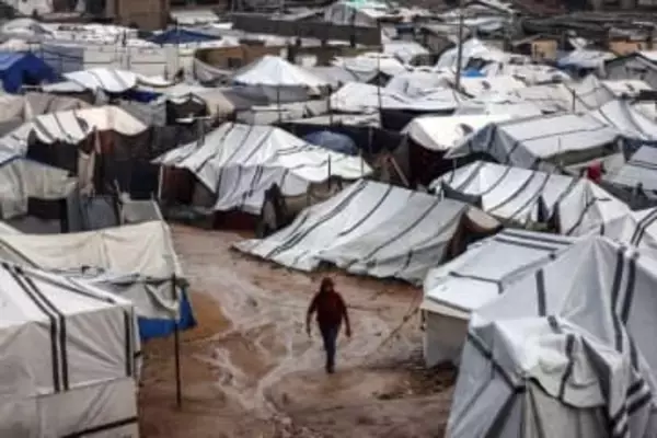 激しい雨と厳しい寒さに見舞われるガザ、増えるパレスチナ人の死者