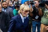 「トランプ氏告発した女性に対し刑事捜査、米司法省が開始」の画像1