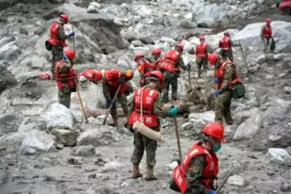 洪水で消え去った国境検問所、中国側をCNNが現地取材　救助活動の難しさ浮き彫りに