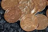 「米建国250年記念の「トランプ硬貨」、発売から数時間で在庫切れ」の画像1