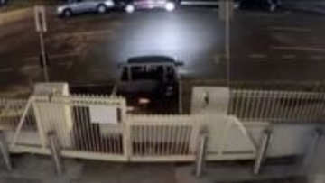 シナゴーグにトラックで突入、男を憎悪犯罪で訴追　豪