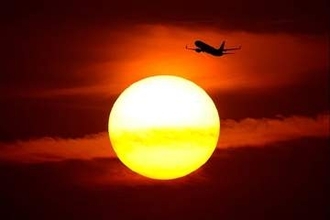 暑さで航空機が遅延や欠航？　夏の晴天が休暇を台無しにするかもしれない理由