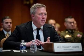 ドリスコル米陸軍長官が辞表提出、ヘグセス国防長官との確執の末